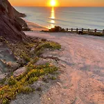 Nomad's Surf & Sunset Haven, 2 Bedrooms, Santa Cruz *