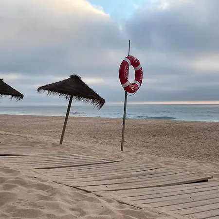 شقة Nomad's Surf & Sunset Haven, 2 Bedrooms, Santa Cruz Silveira (Lisbon)
